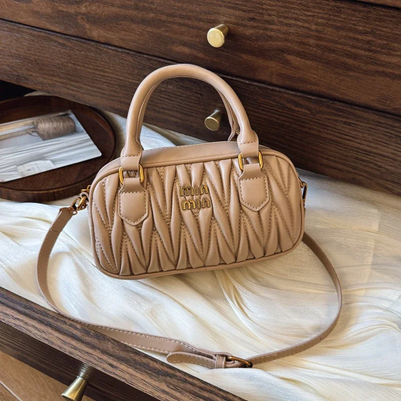 Luxury Lifestyle Design - Women Luxury High End Leather Elegant