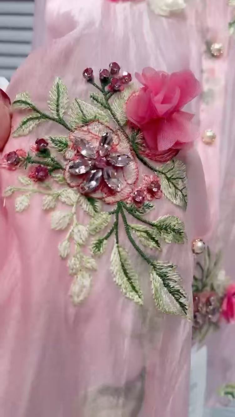 Luxury Style Flowers Embroider - огляд і ціна Luxury Lifestyle Women